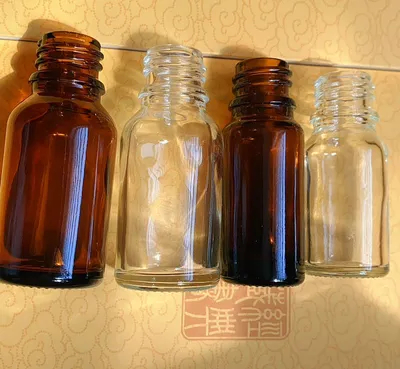 Amber Glass Bottle with White 18/28 Cap Silicone Bulb