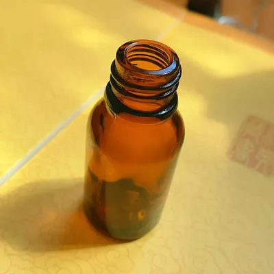 10ml Amber/Clear Boston Molded Glass Bottle with Screwed Cap